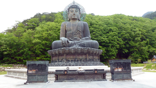 ▲ 설악산 국립공원 내 통일대불 모습.