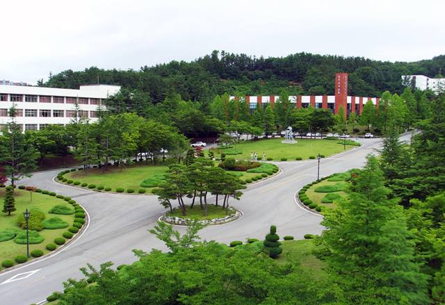▲ 포항제철공업고등학교 전경.