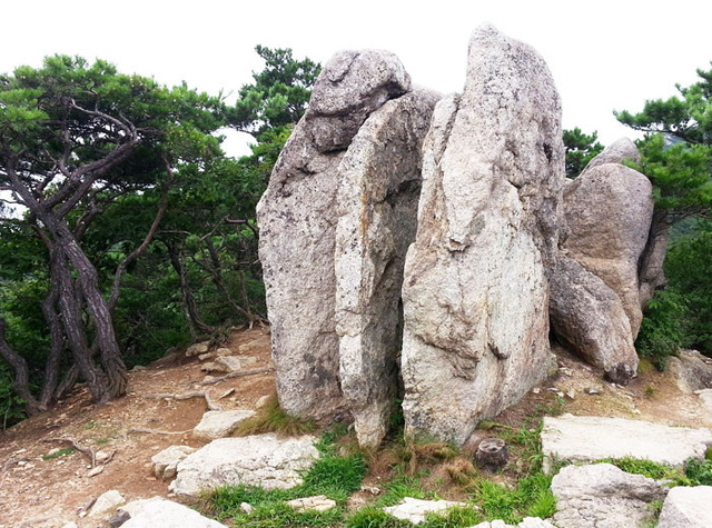▲ 산등성이가 낙타의 혹처럼 솟았다 해 이름 붙여진 낙타봉.