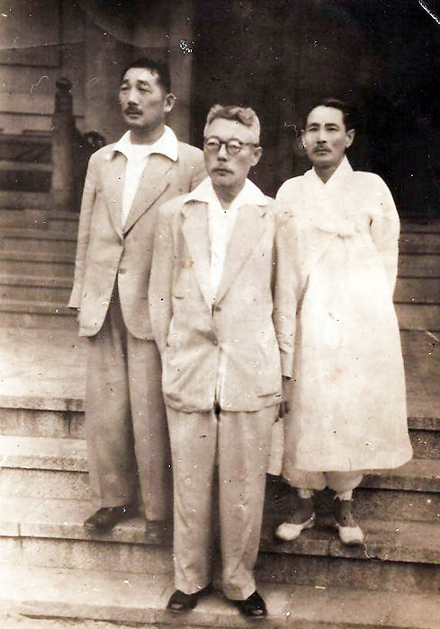 ▲ 민의원 시절 범부(한복입은 이)