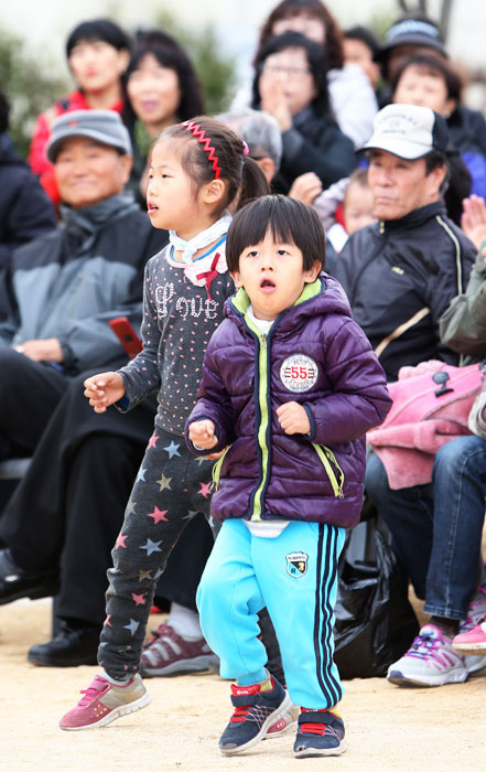 ▲ 아이들도 저절로 흥이 나는 낙동강 7경 문화한마당.<br /><br />