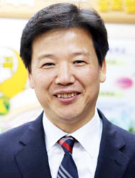 ▲ 김헌수<br /><br />제철지곡初 교장