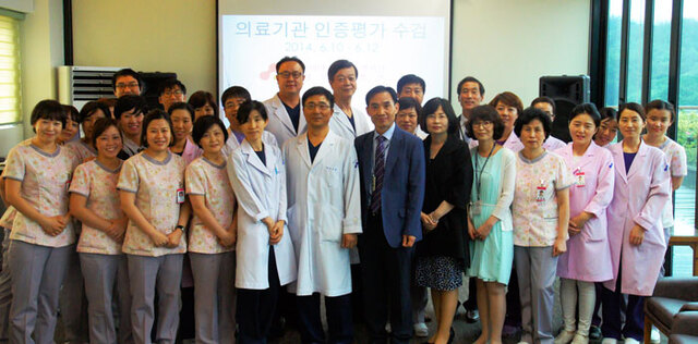 ▲ 포항 여성아이병원은 경북 최초로 지난해 8월 의료기관 평가인증원으로부터 산부인과 의료기관 인증마크를 획득해 지역을 대표하는 여성병원으로 자리매김 했다.