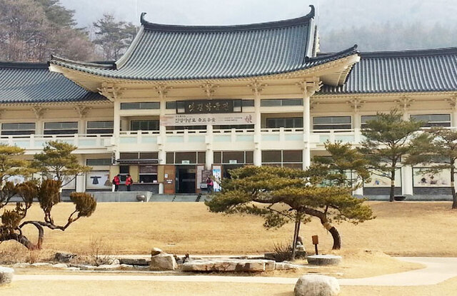 ▲ 주흘산 등산로 초입, 문경새재도립공원내의 모습.