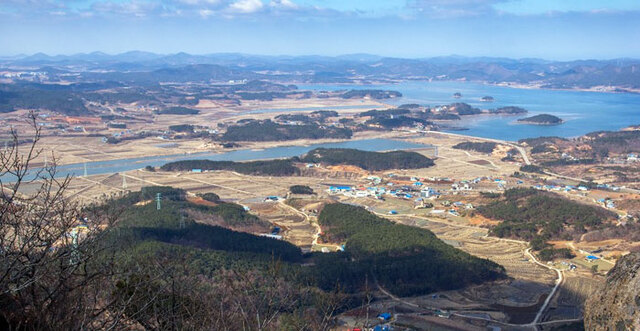 ▲ 팔봉산에서 내려다보는 서해바다 가로림만의 어촌풍경들.