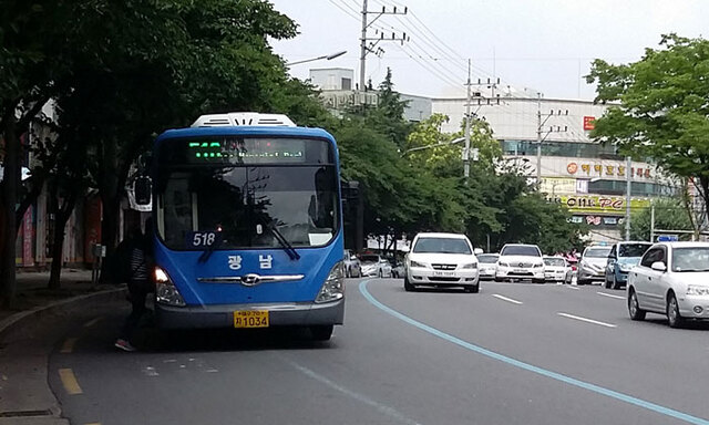 ▲ 대구시내버스는 도시철도 3호선 개편에 따라 역세권을 연결하는 다양한 노선의 개발을 통한 시민들의 편의성을 높여야 하는 시점에 도달했다. 대구시는 앞으로 시내버스 노선을 모두 6개 체계로 변경해 대구지역 어디에서나 도시철도와 연결할 수 있도록 조정하게 된다.