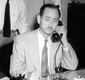 ▲ 해촌 김용주 선생은 1933년 당시 재산의 절반을 투입해 포항 영흥국민학교를 설립, 교장에 취임한다. 사진은 현재 영흥초등학교 교정에 세워진 선생의 송덕비.