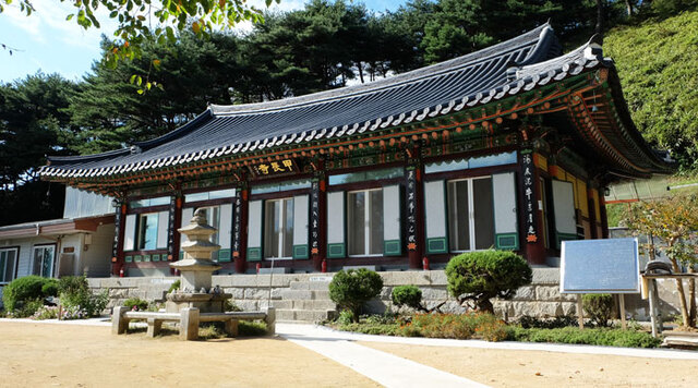▲ 상주 갑장사는 상사바위와 백길바위, 사선암이 풀어내는 다양한 전설과 멋진 풍광을 자랑한다.
