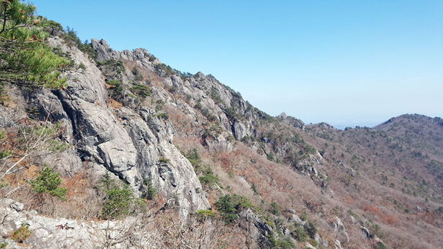▲ 가야산의 기암괴석들. 그 모양새가 온갖 형상을 이룬다.