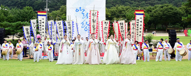 ▲ 2015년 `아리랑 일만수 사업`의 성공적인 완료를 축하하는 공연