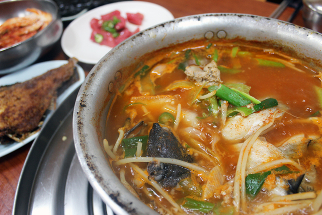 ▲ 또순이 식당의 명태찌개. 담백한 생선살과 얼큰한 국물이 잘 어울린다.