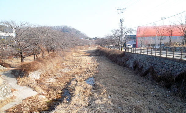 ▲ 구미 금오천 착공 전