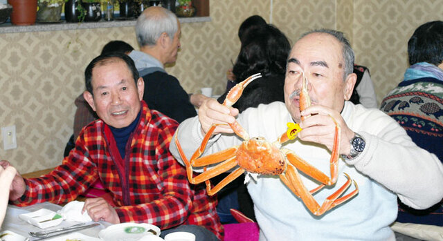 ▲ 영덕을 찾은 일본인 관광객을 깜짝 놀라게 한 박달게.