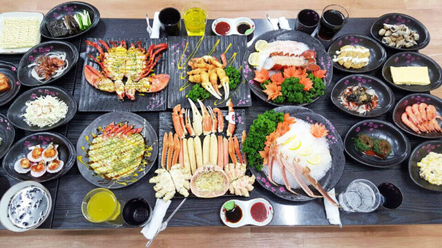 ▲ 영덕대게를 메인 메뉴로 해서 차려진 요리상.