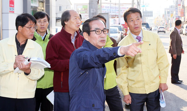 ▲ 이승율 군수의 현장 사업장 방문.