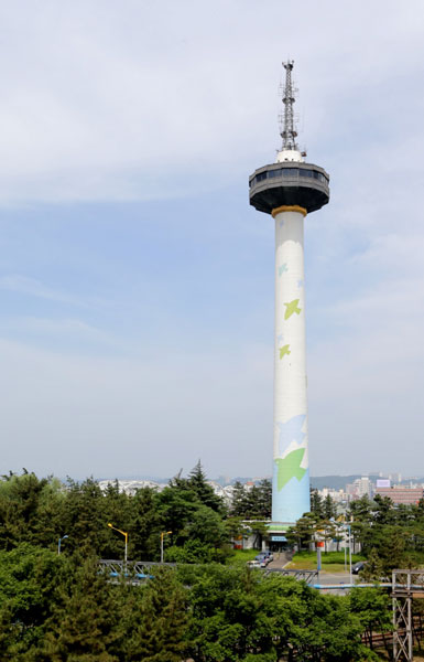 ▲ 포항제철소 환경센터의 모습.<br /><br />/포스코 제공