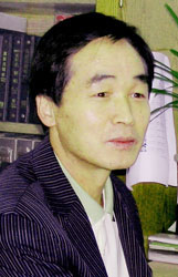 ▲ 강길수<br /><br />수필가<br /><br />