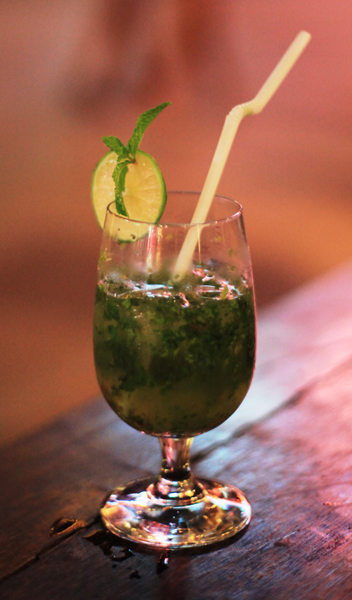 ▲ 태국에서 마신 모히토(Mojito). 신선한 민트가 듬뿍 들어가 있어 청량감이 좋다.