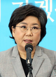 ▲ 바른정당 이혜훈 대표가 7일 의원전체회의에서 사퇴 발표를 하고 있다.<br /><br />/연합뉴스