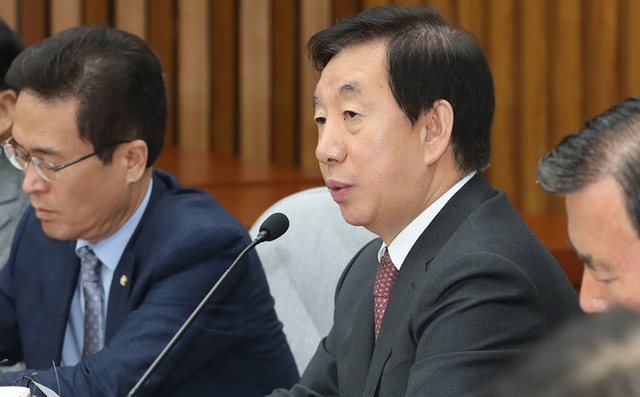 ▲ 자유한국당 김성태 원내대표가 28일 오전 국회에서 열린 원내대책회의에서 발언하고 있다.  <br /><br />/연합뉴스