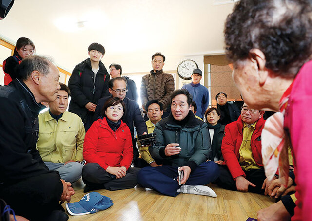 ▲ 이낙연 국무총리가 “흥해읍 전체를 재건할 수 있는 도심재생프로젝트를 추진하겠다.”라는 뜻을 밝히고 있다.