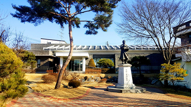 ▲ 충북 옥천군에 있는 정지용 기념관.