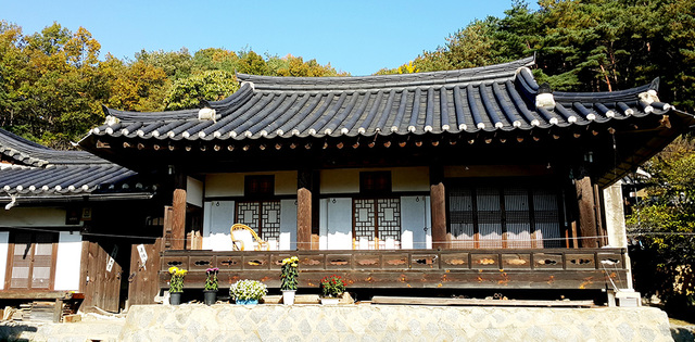 안동 경당종택의 사랑채.