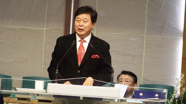 인사하는 조근식 포항성시화운동본부 대표본부장.