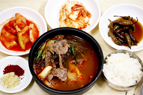 안동 옥야식당의 선지해장국. 증앙신시장에 있다.