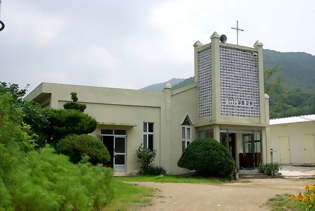 성법교회 전경.