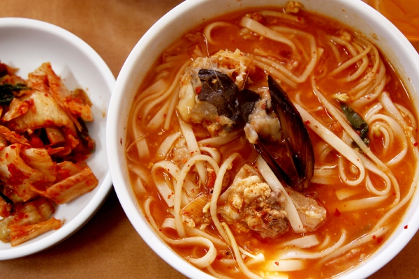 포항 구룡포의 까꾸네모리국수.