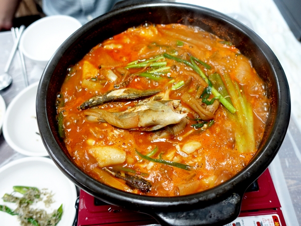 ‘거랑애’ 민물고기매운탕