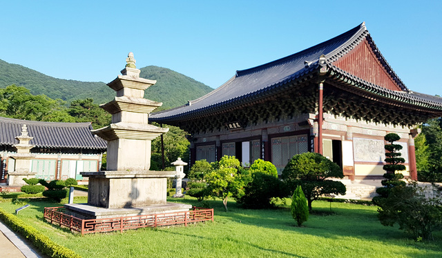 청도 운문사 비로전.
