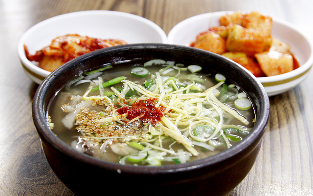 전남 나주 ‘하얀집’의 곰탕.