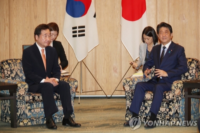 24일 오전 일본 도쿄(東京) 총리관저에서 열린 한-일 총리 면담에서 아베 신조(安倍晋三) 총리가 발언하고 있다.