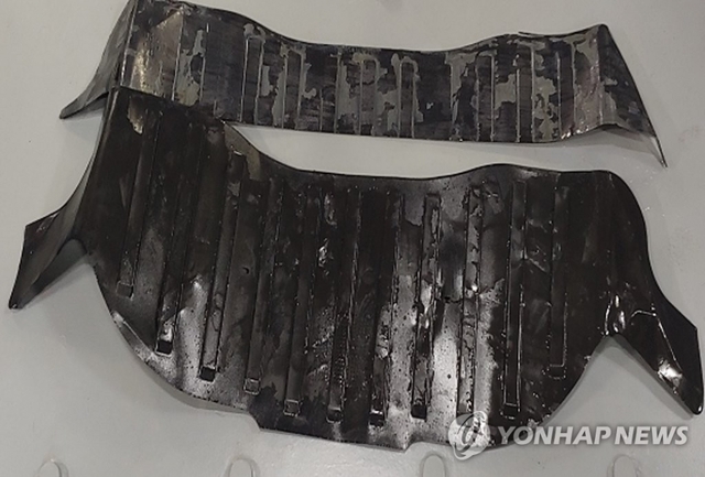 독도 소방구조 헬기 추락사고 범정부현장수습지원단은 지난 8일 오후 7시 25분께 동체로부터 610m 거리에서 '조종석 계기판 차양막'을 발견했다고 9일 밝혔다.