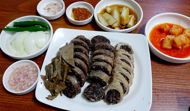 ‘진땡이국밥’의 순대