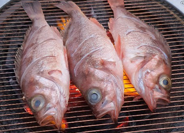 열기 구이. 프라이팬이나 숯불 화로 어디에 구워도 맛있다.