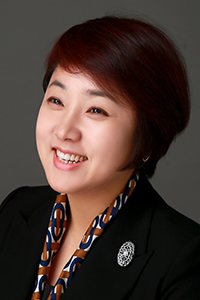 지역사회, 직원들과 함께 더불어 성장하고 싶다고 말하는 청솔밭 이경하 대표.