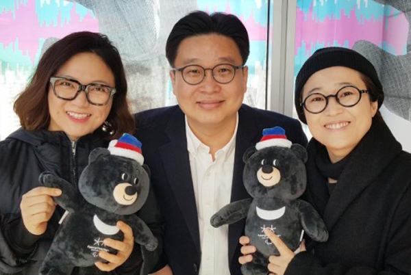 독도 섬기린초 SNS홍보에 나선 김숙, 서경덕교수, 송은이씨(좌로부터)