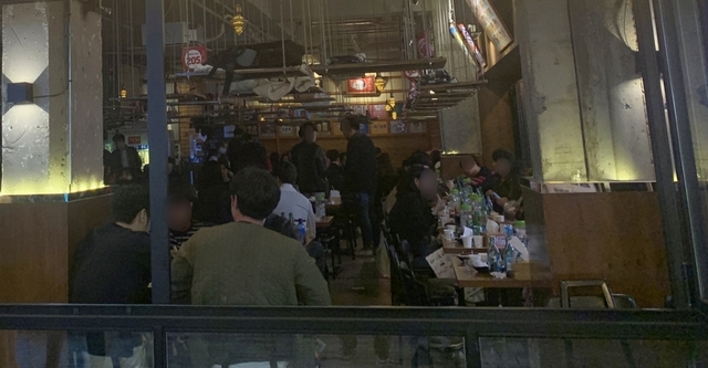 지난 주말 북적이는 대구 삼덕동 주점