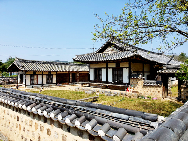 길고 큰 수애당.