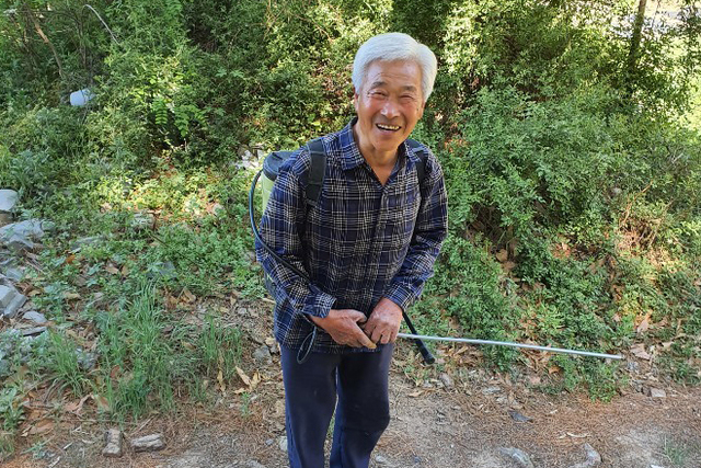 웃음 잃지않는 성자같은 우리시대 양반님 류남훈(79) 어르신.