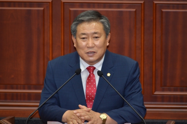 이철우