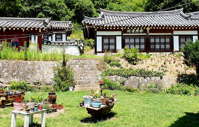 앞에서 바라본 창렬서원.