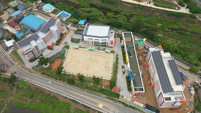 학교 전경.