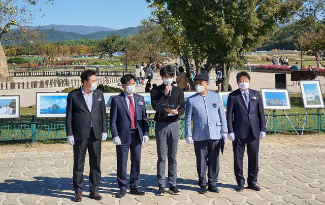 박준하(동국대4) 대학생 대표가 일본 규탄사를 를 낭독하고 있다.