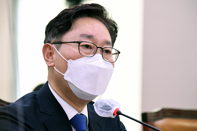 박범계 법무부 장관 후보자가 국회 법제사법위원회 인사청문회에서 답변하고 있다.  /연합뉴스