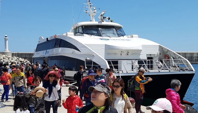 포항~울릉간을 운항하는 썬라이즈호
