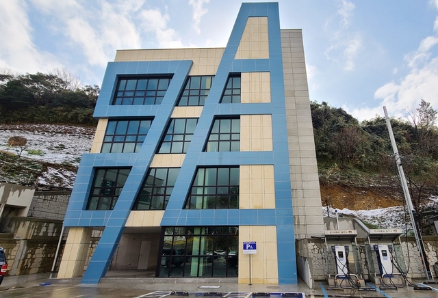 저동(모시게)마을권역단위 종합 정비사업으로 건설된 다목적센터